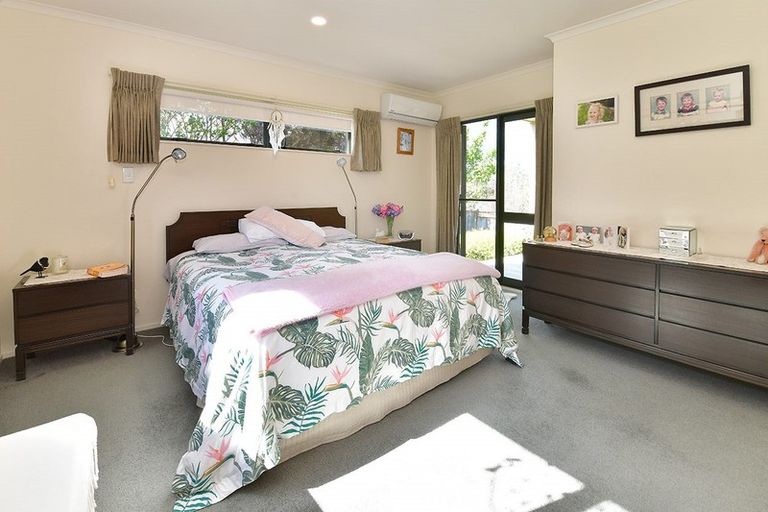 Photo of property in 16 Te Kauri Place, Helensville, 0800