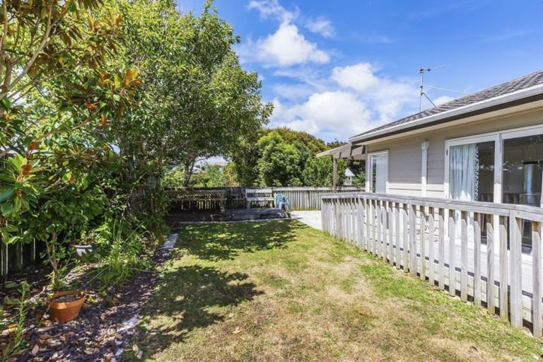 Photo of property in 33 Longitude Place, Whitby, Porirua, 5024