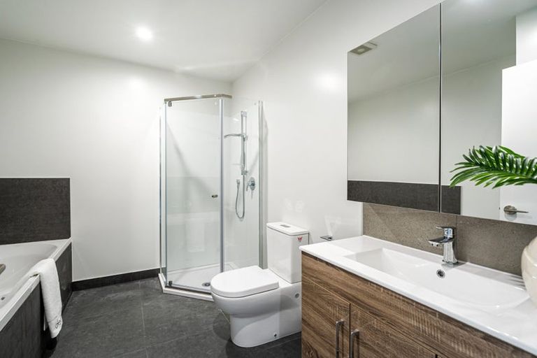 Photo of property in 198a Forrest Hill Road, Forrest Hill, Auckland, 0620