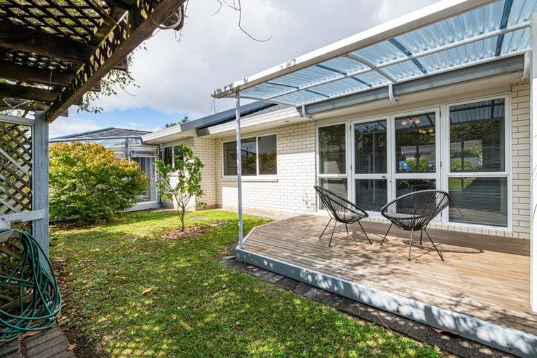 Photo of property in 42 Sunhill Road, Sunnyvale, Auckland, 0612