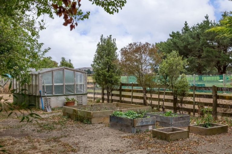 Photo of property in 44 Portland Road, Carterton, 5713