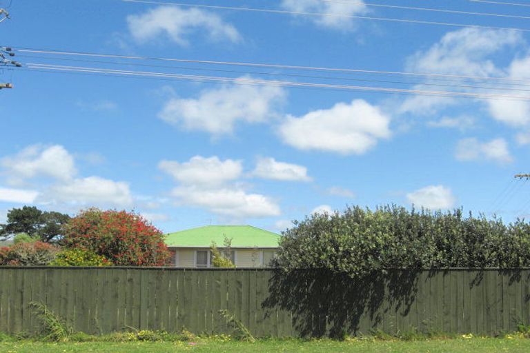 Photo of property in 22 Main Road, Tolaga Bay, 4077