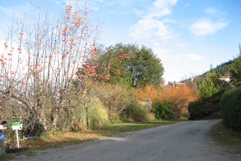 Photo of property in 11 Larch Hill Place, Queenstown, 9300