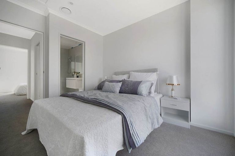 Photo of property in 87 Waipuhinui Way, Wiri, Auckland, 2104