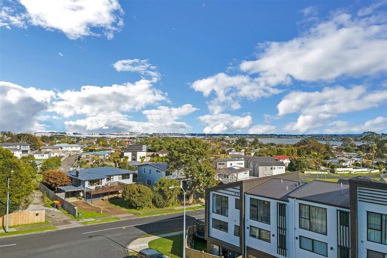 Photo of property in 1 Elizabeth Street, Pakuranga, Auckland, 2010