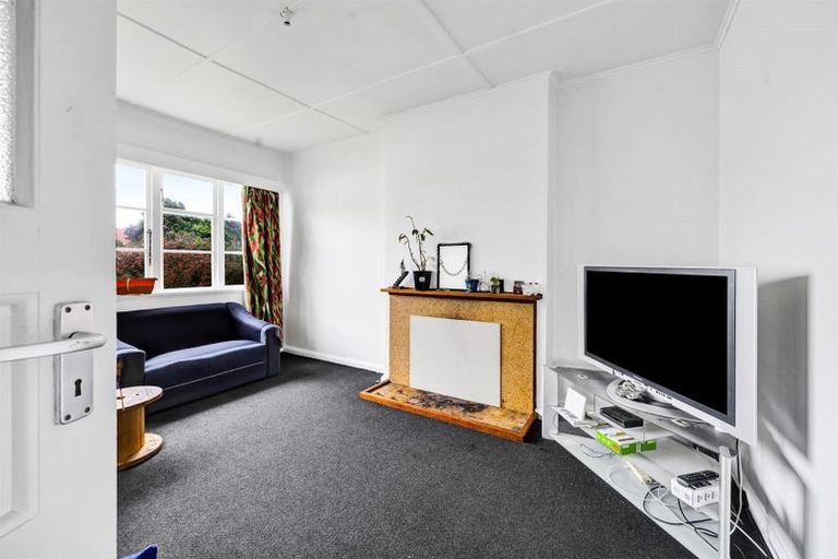 Photo of property in 210 South Road, Hawera, 4610