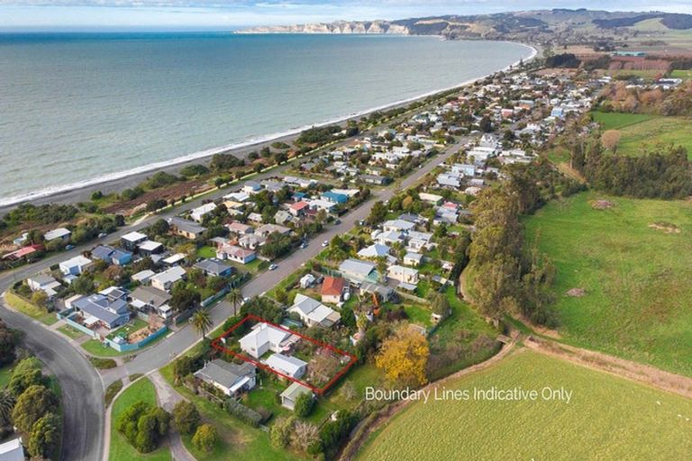 Photo of property in 4 Shrimpton Road, Haumoana, 4102