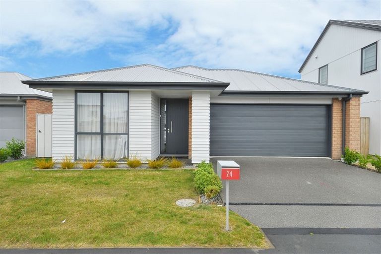 Photo of property in 24 Sholto Duncan Crescent, Halswell, Christchurch, 8025