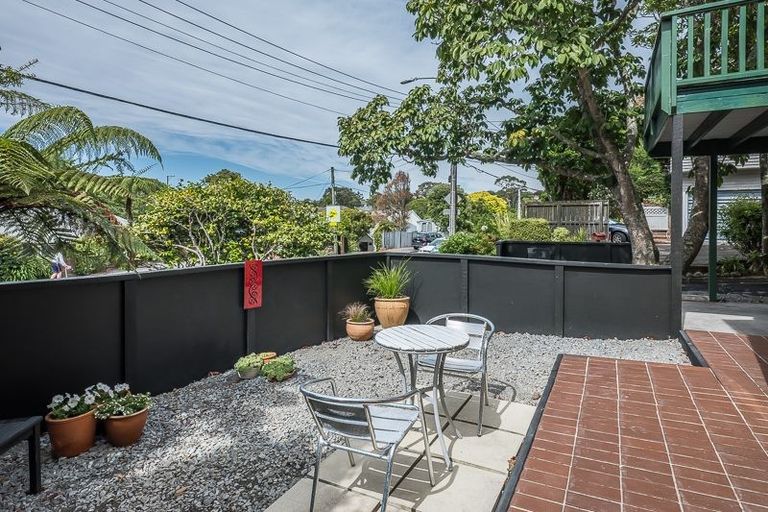 Photo of property in 35 Burma Road, Khandallah, Wellington, 6035