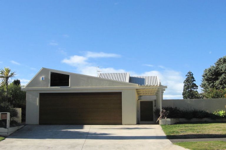 Photo of property in 3 Moana Place, Taradale, Napier, 4112