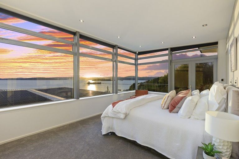 Photo of property in 13a Walter Road, Lowry Bay, Lower Hutt, 5013