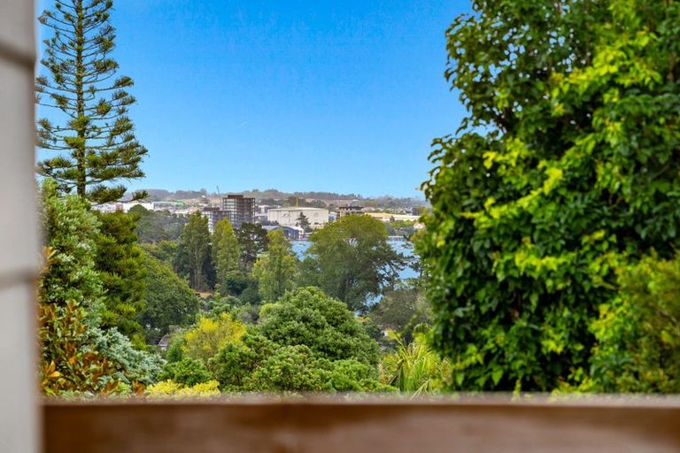 Photo of property in 54a Pemberton Avenue, Bayview, Auckland, 0629