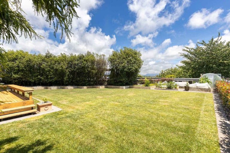 Photo of property in 10 Margaret Place, Merrilands, New Plymouth, 4312