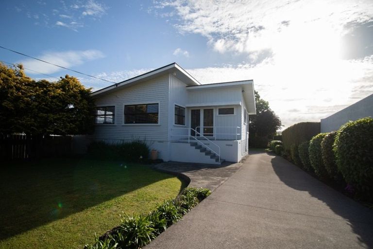 Photo of property in 32 Lismore Street, Strandon, New Plymouth, 4312