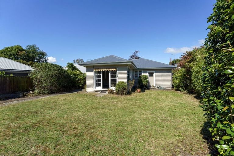 Photo of property in 71 Glandovey Road, Fendalton, Christchurch, 8052