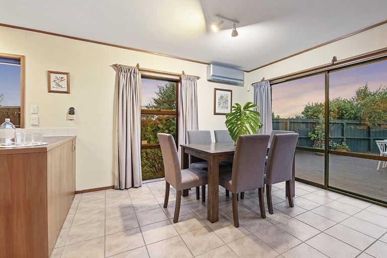 Photo of property in 85 Kennedy Avenue, Forrest Hill, Auckland, 0620