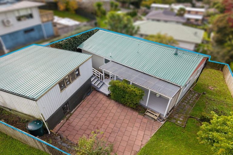 Photo of property in 2/7 Taurus Crescent, Beach Haven, Auckland, 0626