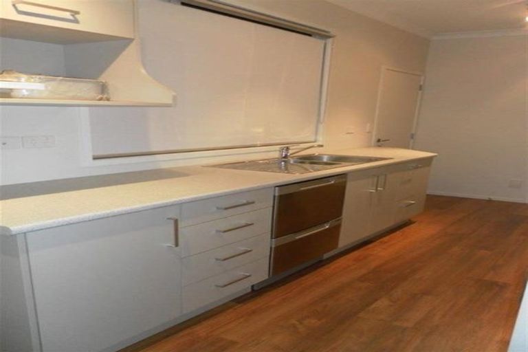 Photo of property in 7 Dorchester Place, Orewa, 0931