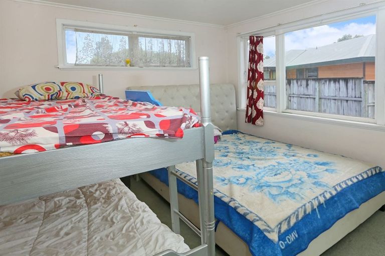 Photo of property in 4 Abel Tasman Avenue, Henderson, Auckland, 0610