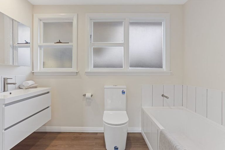 Photo of property in 25 Leeston And Lake Road, Leeston, 7632