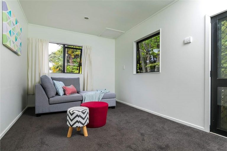 Photo of property in 25 Austin Road, Greenhithe, Auckland, 0632