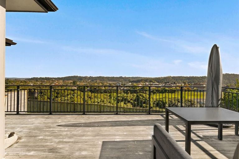 Photo of property in 11 Mauku Lane, Greenhithe, Auckland, 0632