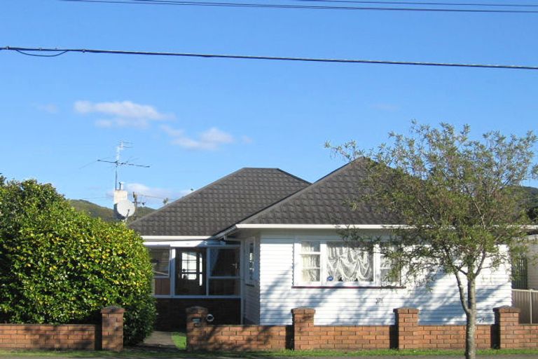 Photo of property in 30 Kowhai Avenue, Ebdentown, Upper Hutt, 5018