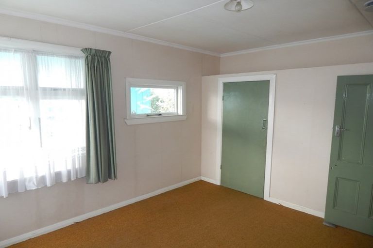 Photo of property in 104 Peel Street, Westport, 7825