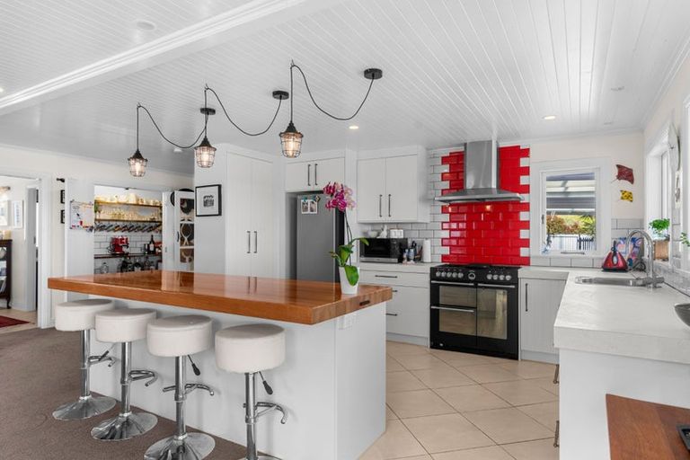 Photo of property in 956 Oneriri Road, Kaiwaka, 0573