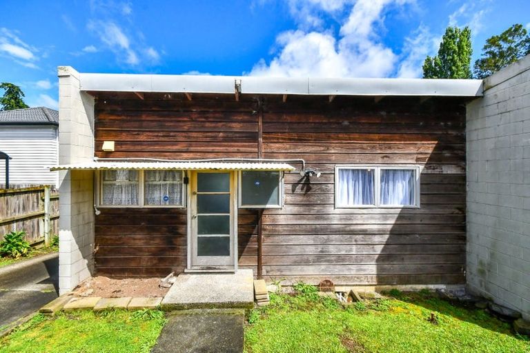 Photo of property in 15a Earlsworth Road, Mangere East, Auckland, 2024