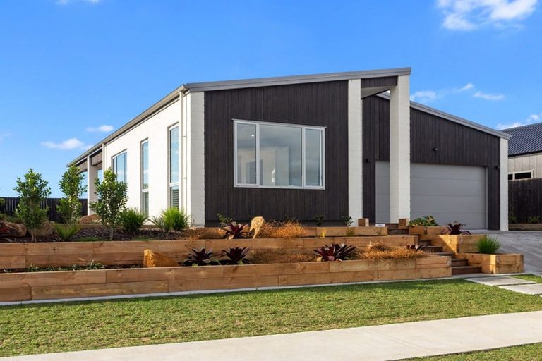 Photo of property in 7 Awatea Drive, Whitianga, 3510