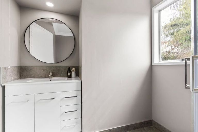 Photo of property in 20b Coronation Street, Belmont, Auckland, 0622