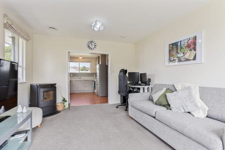 Photo of property in 11 Freebairn Street, Redwood, Christchurch, 8051