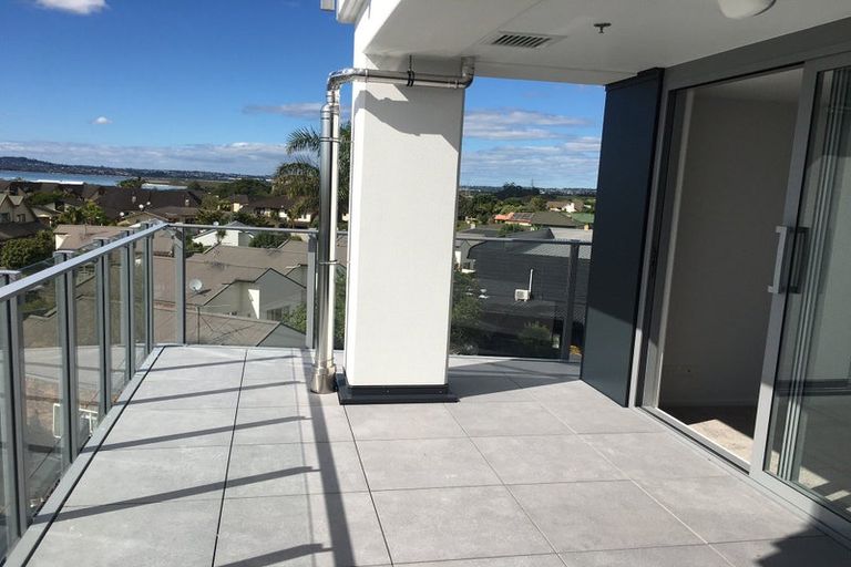 Photo of property in Bella Vista, 3g/84 Gunner Drive, Te Atatu Peninsula, Auckland, 0610