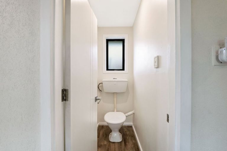 Photo of property in 28 Denise Crescent, Hornby, Christchurch, 8042