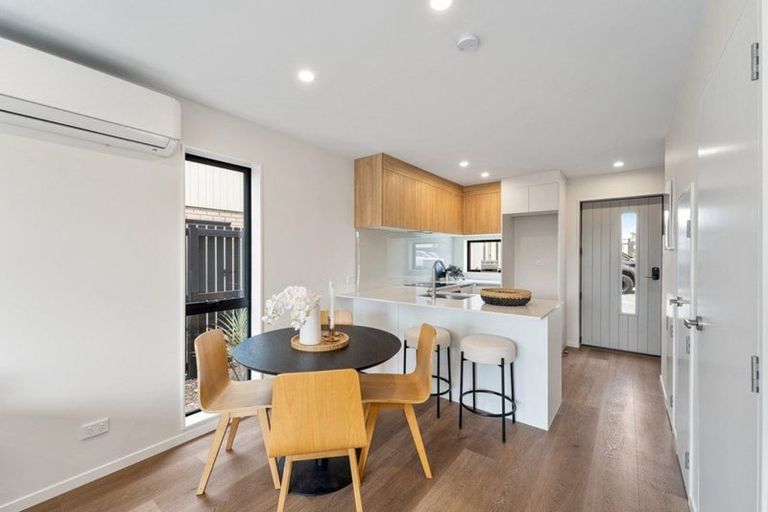 Photo of property in 11 Jabuka Street, Glen Eden, Auckland, 0602