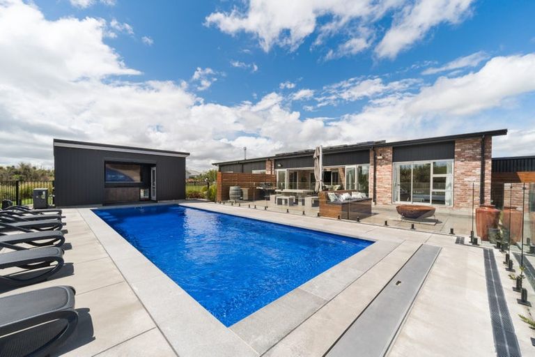 Photo of property in 9 Paterson Lane, Kelvin Grove, Palmerston North, 4470