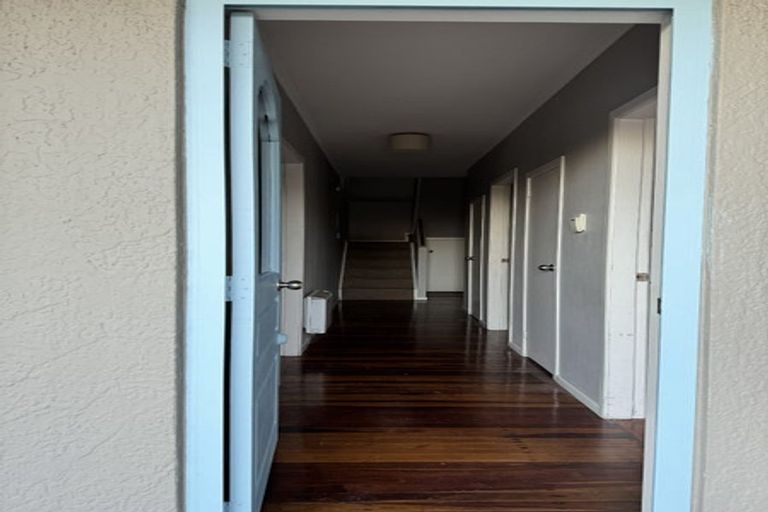 Photo of property in 2/36 Quebec Road, Milford, Auckland, 0620