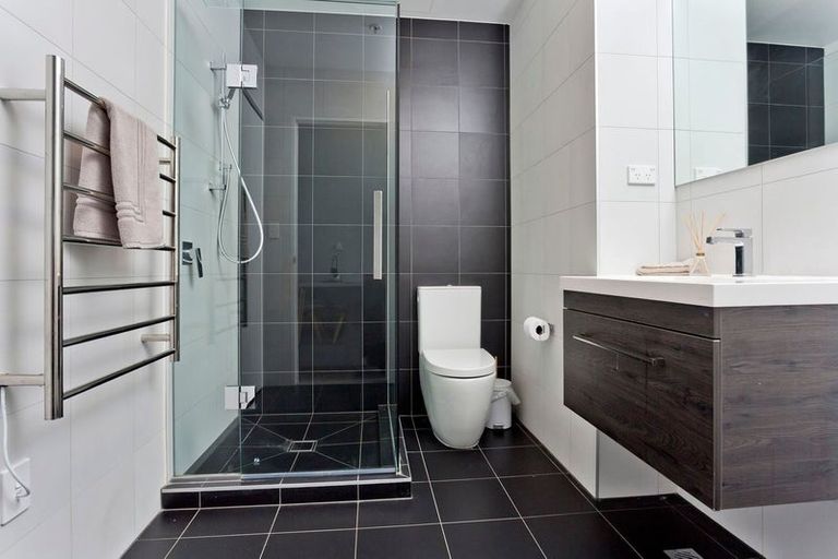 Photo of property in 312/19 Rawene Road, Birkenhead, Auckland, 0626