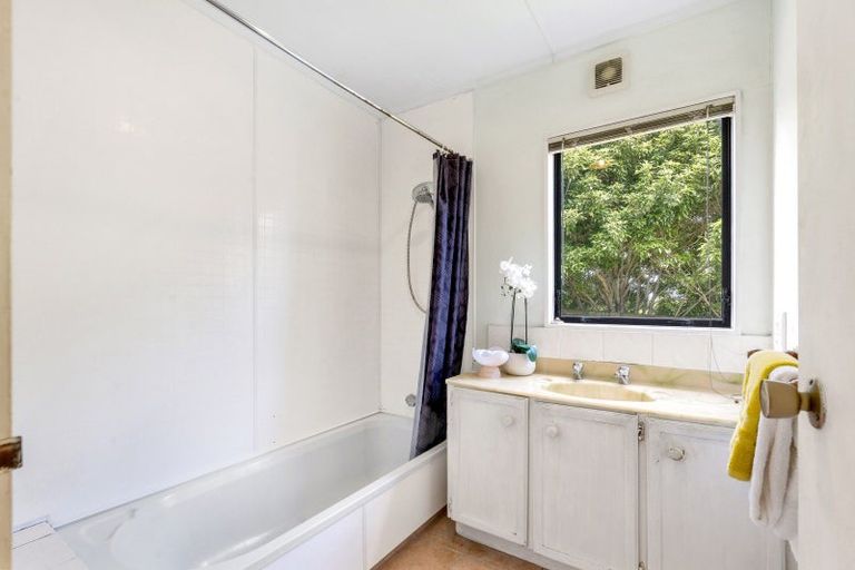 Photo of property in 2/21 Leven Lane, Totara Heights, Auckland, 2105