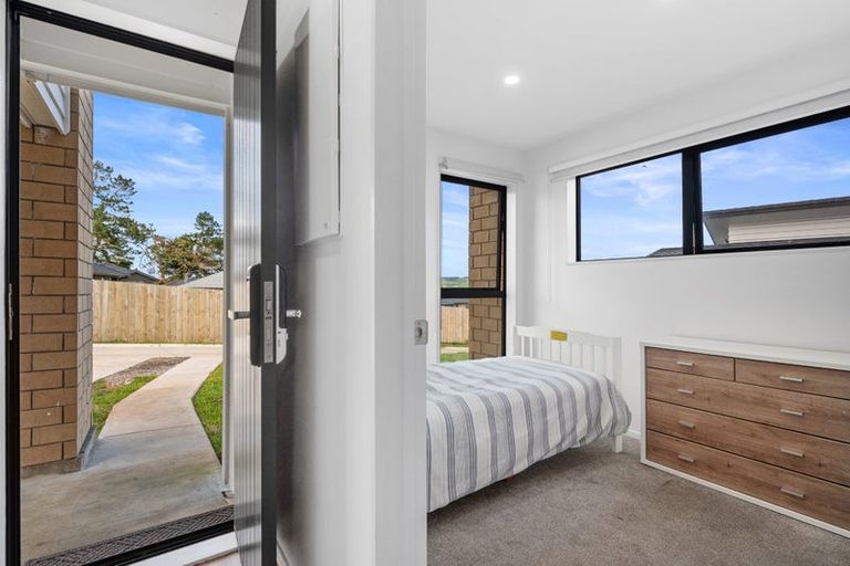 Photo of property in 16 Taupata Lane, Helensville, 0800