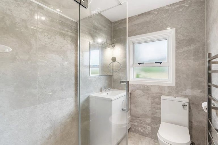 Photo of property in 3/1 Brook Street, Milford, Auckland, 0620
