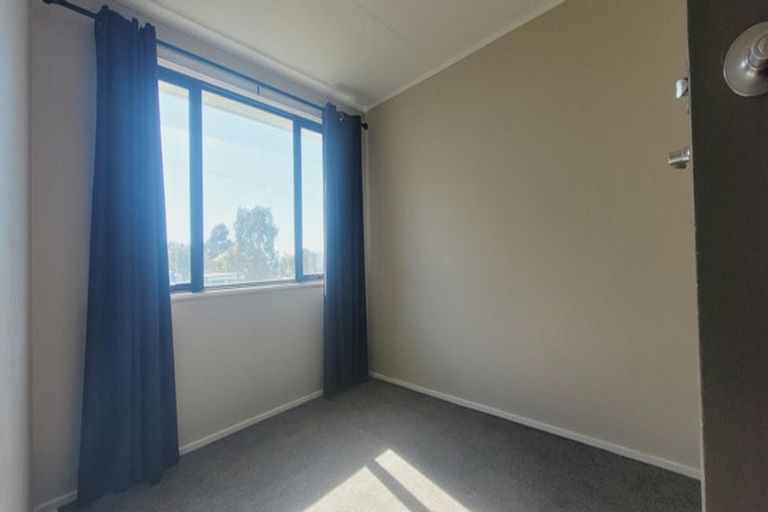 Photo of property in 54 Davidson Crescent, Tawa, Wellington, 5028