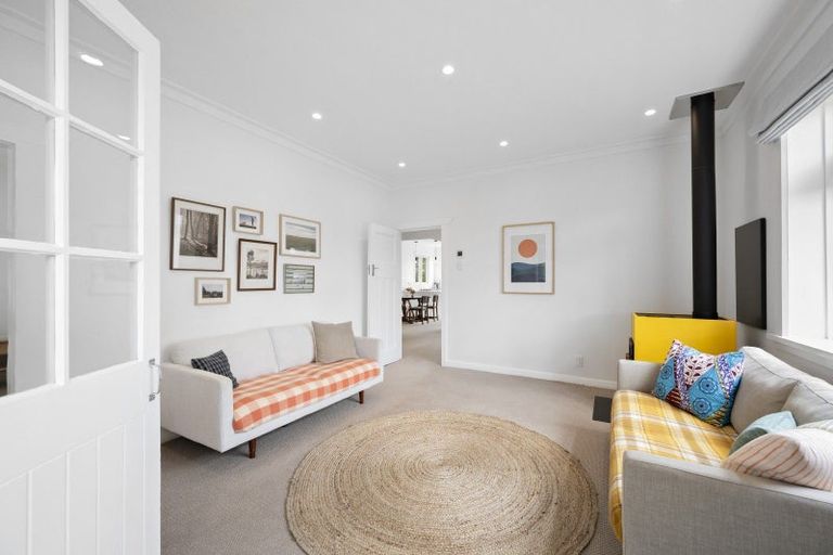 Photo of property in 6 Kowhai Street, Eastbourne, Lower Hutt, 5013