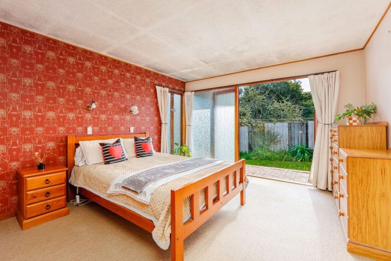 Photo of property in 41 Fitzherbert Avenue, West Harbour, Auckland, 0618