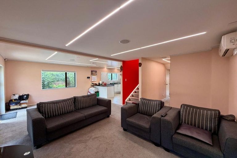 Photo of property in 9 Crestlands Place, Papakura, 2110