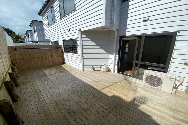 Photo of property in 2/72 Howe Street, Howick, Auckland, 2014