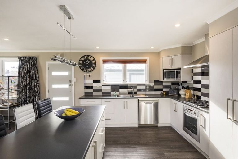 Photo of property in 31 Kaituna Street, Milson, Palmerston North, 4414