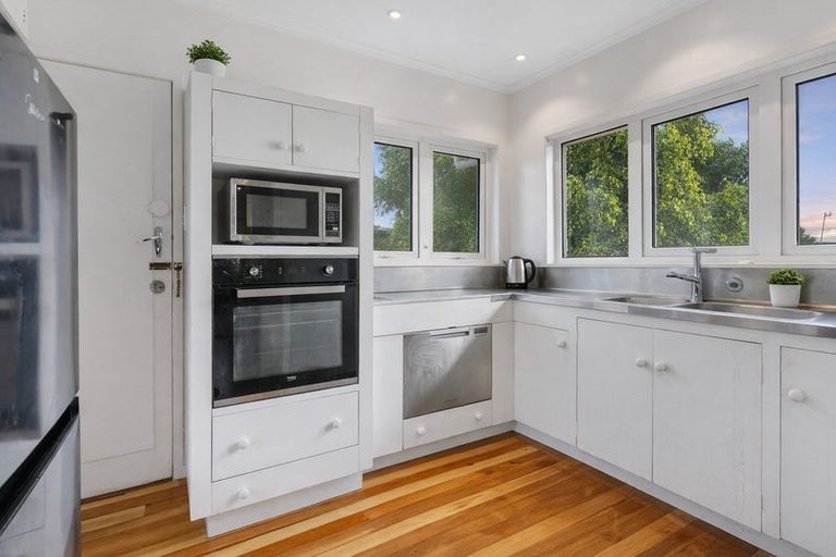 Photo of property in 3/24 Taharoto Road, Takapuna, Auckland, 0622