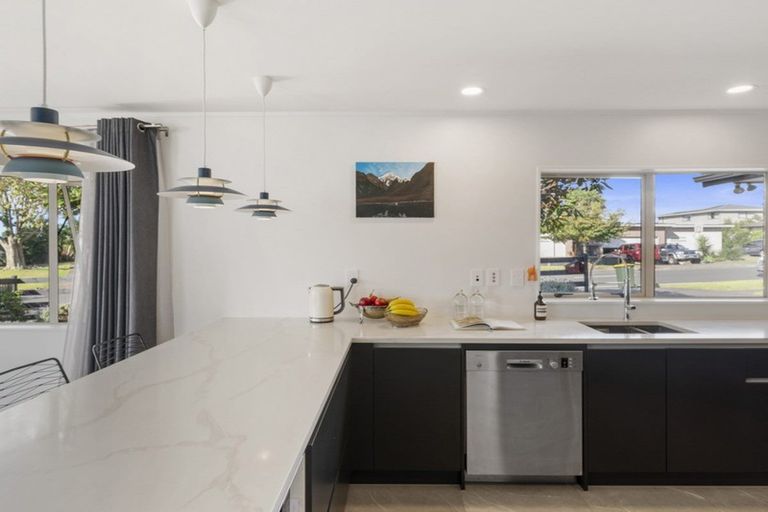 Photo of property in 47 Crawford Avenue, Mangere Bridge, Auckland, 2022